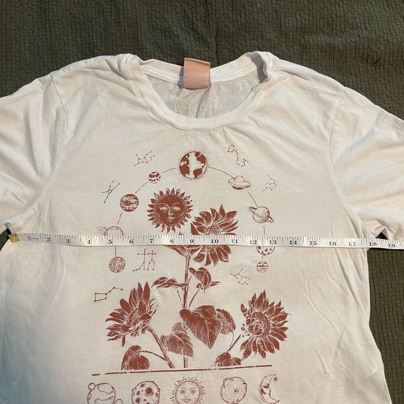 White Cropped graphic tee - Picture 5 of 6